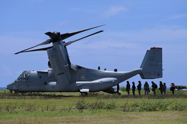 Mueren tres marines de EU tras estrellarse su avión con 23 ocupantes en Australia