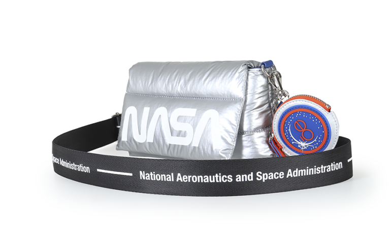 Be Out of This World: Cloe llega al espacio con una colección inspirada en la NASA