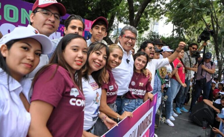 ¡No están solos!, dice Ricardo Monreal a jóvenes de la Ciudad de México