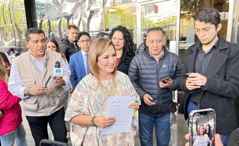 Xóchitl Gálvez acusa a AMLO de poner en riesgo a su familia