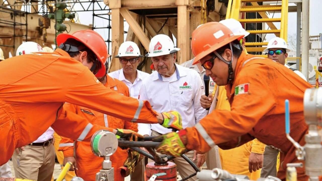 Refinería Olmeca alcanza los 100 mil barriles diarios de crudo